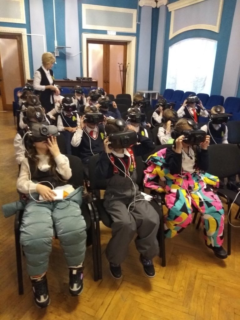 23 января компания DimAleks ST погрузили в виртуальную реальность ребят из школы № 1 и № 8.